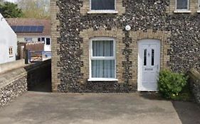 Charming 3 Bedroom Flint Cottage